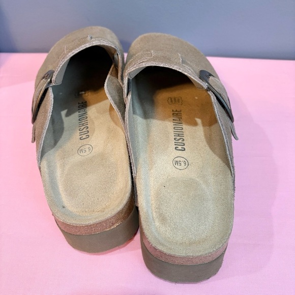 Cushionaire Women's Tan Suede Platform Slip-On Clogs size 6.5 EUC - Picture 6 of 7